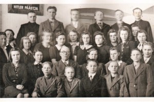 Juuru algkooli täienduskooli õpetajad ja õpilased saksa ajal
